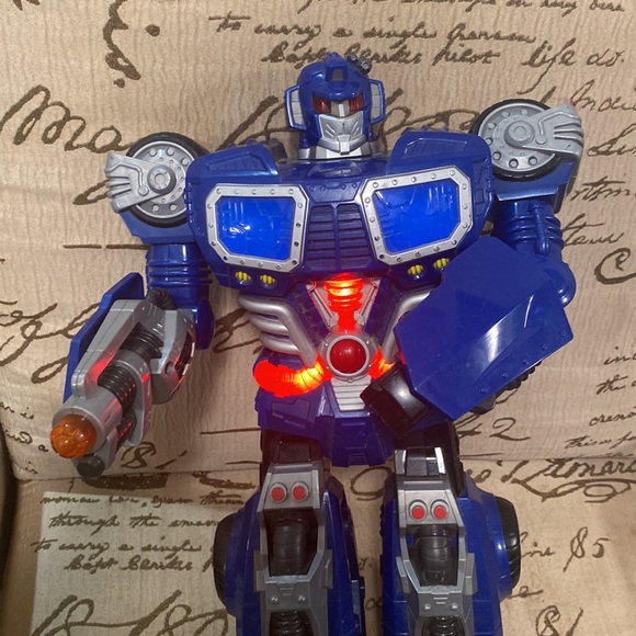 Robot - Picture 2 of 5